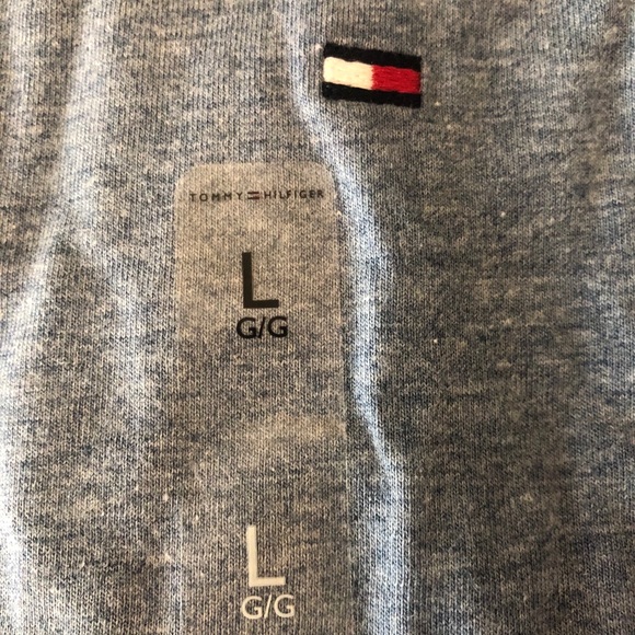 Men’s Tommy Hilfiger T-Shirt - Picture 5 of 6